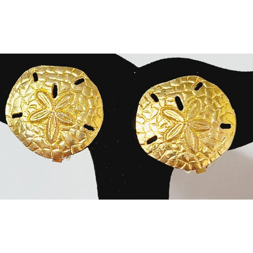 Vintage Shiny Gold Sand Dollar Clip-On Earrings, Embossed Figural Sea Life gc19 - Picture 3 of 5